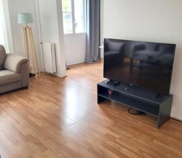 Asnieres-sur-Seine Apartamento | Appartement spacieux Asnièresa