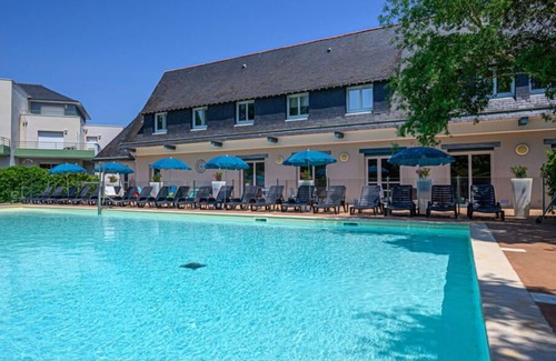 Plescop Condominio | Appartement spacieux | Accès piscine
