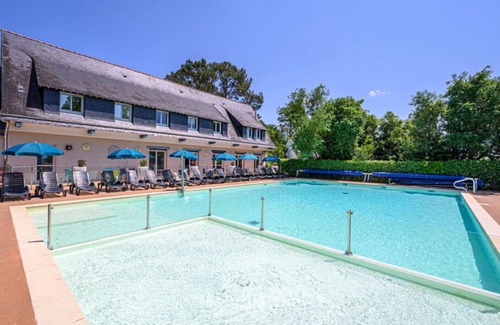 Plescop Condominio | Appartement spacieux | Accès piscine