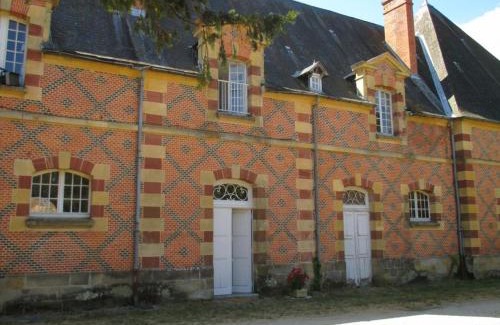Trevol Casa | Appartement spacieux au Château avec parc arboré, proche de Villeneuve sur Allier, pour 6 pers., WiFi - FR-1-489-73