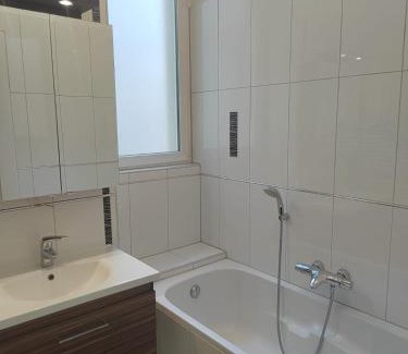 Poincare Apartamento | Appartement spacieux proche du centre ville
