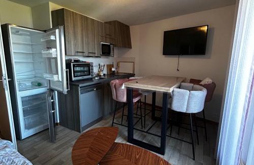 Thollon-les-Memises Apartamento | Appartement spacieux proche pistes avec parking privé - FR-1-498-116