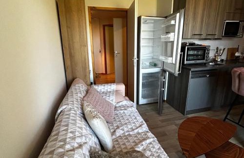 Thollon-les-Memises Apartamento | Appartement spacieux proche pistes avec parking privé - FR-1-498-116