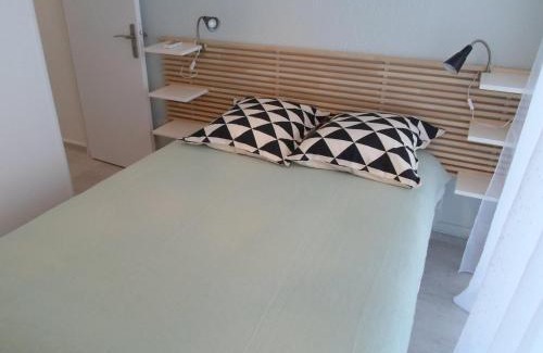 Balaruc-les-Bains Apartamento | Appartement T2 avec Jardinet Privatif, Proche de l'Étang de Thau et Thermes - FR-1-503-79