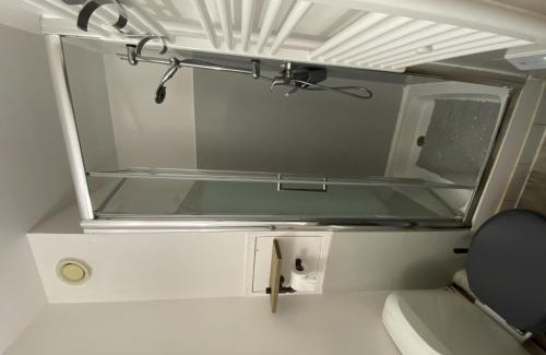 La Roche-Posay Apartamento | Appartement T2 avec terrasse et Wi-Fi proche des Thermes du Connétable - FR-1-541-125
