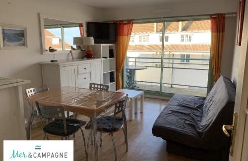 Fort-Mahon-Plage Apartamento | Appartement T2 Cabine Proche Plage avec Balcon et Parking Privé - FR-1-482-110