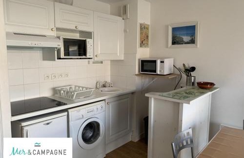 Fort-Mahon-Plage Apartamento | Appartement T2 Cabine Proche Plage avec Balcon et Parking Privé - FR-1-482-110