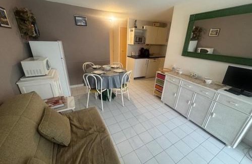 Cap d'Agde Apartamento | Appartement T2 Cabine, piscine, parking, près plage Cap d'Agde - FR-1-749-76