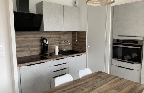 Fort-Mahon-Plage Apartamento | Appartement T2 Centre Ville avec Parking - Fort-Mahon-Plage - FR-1-482-94