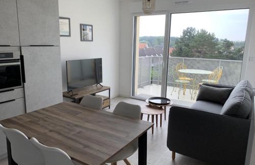 Fort-Mahon-Plage Apartamento | Appartement T2 Centre Ville avec Parking - Fort-Mahon-Plage - FR-1-482-94