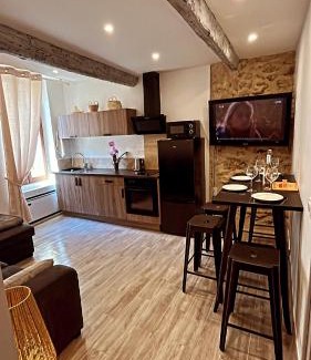 Cucuron Apartamento | Appartement T2 centre village