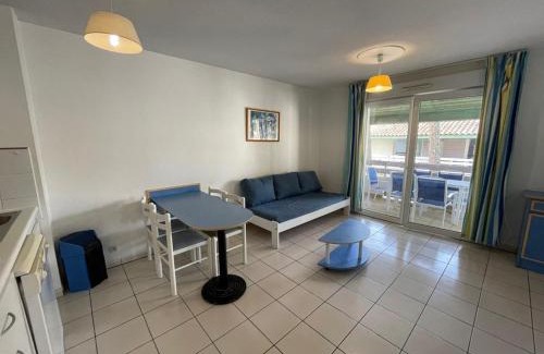 Moliets-et-Maa Apartamento | Appartement T3 cabine à Moliets-et-Maa avec piscine, terrasse, parking, animaux acceptés - FR-1-379-162