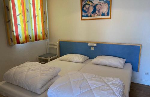 Moliets-et-Maa Apartamento | Appartement T3 cabine à Moliets-et-Maa avec piscine, terrasse, parking, animaux acceptés - FR-1-379-162