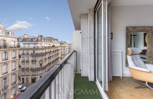 Champs-Elysees Apartamento | Appartement Triangle D'or Paris Champs Elysées 2 Chambres 75 m2