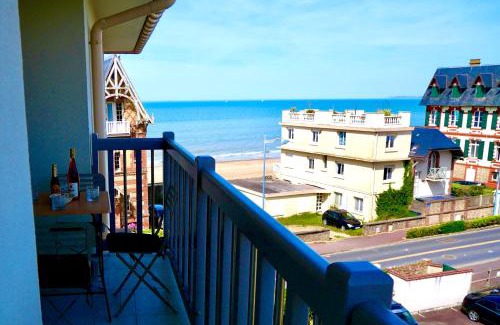 Villers-sur-Mer Apartamento | Appartement Vue Mer - 30 m de la plage - 5 minutes à pied du centre ville et du Casino