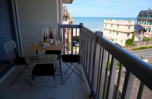 Villers-sur-Mer Apartamento | Appartement Vue Mer - 30 m de la plage - 5 minutes à pied du centre ville et du Casino