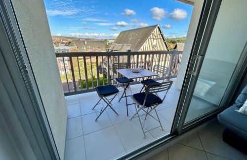 Villers-sur-Mer Apartamento | Appartement Vue Mer - 30 m de la plage - 5 minutes à pied du centre ville et du Casino