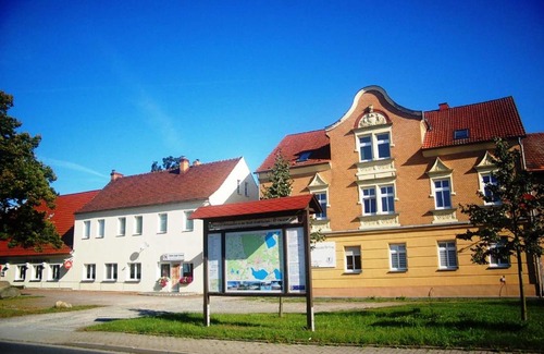 Freienhufen Apartamento | Appartements am Dorfkrug _ Ferienw