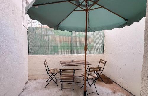 Saint-Assiscle Apartamento | Appartements Confortables - Gare à 5 min pied - 20min de la plage - Terrasse