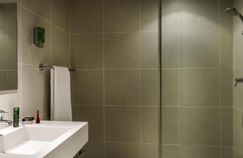 Republique–Point-du-Jour Hotel | AppartHotel Mercure Paris Boulogne