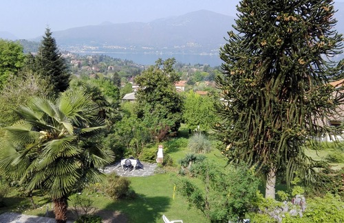 Porto Valtravaglia Apartamento | Appartment Erdgeschoss mit Aussicht auf dem See