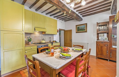 Panicale Apartamento | Appartment With Pool And Garden, Panicale, Italy
