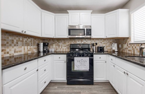 Milwood Casa | Hestia: Extended Stay Chic Retreat N. Austin