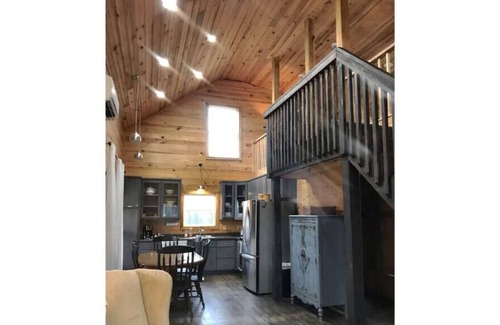 Hickman Cabina | Apple Ridge Farm Guest House