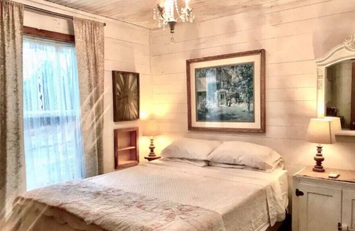 Hickman Cabina | Apple Ridge Farm Guest House