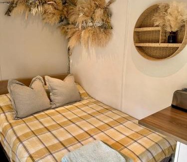 Hebden Cabina | Apple tree hut, in a private garden