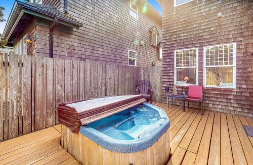 Newport Casa | Applegate House