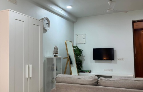 Thane West Apartamento | Appointment With Lake view Thane