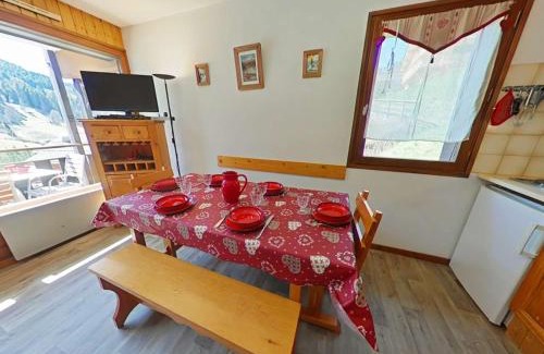 Le Grand-Bornand Apartamento | Appt 2 pièces, 6 couchages, 900m télécabine, parking - FR-1-241-52