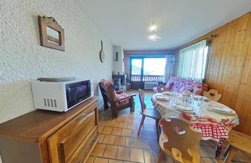 Le Grand-Bornand Apartamento | Appt cosy 3 pièces avec cheminée, proche télécabine - FR-1-241-42