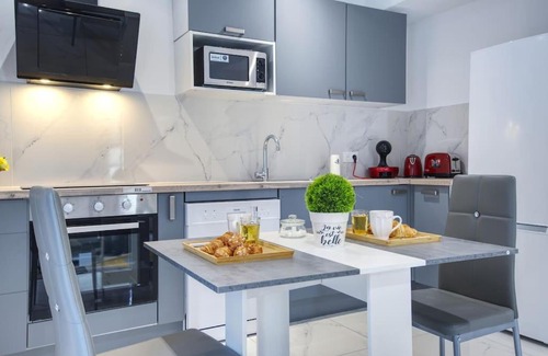 Rognac Apartamento | Appt P2 de 1 à 6 pers à Rognac