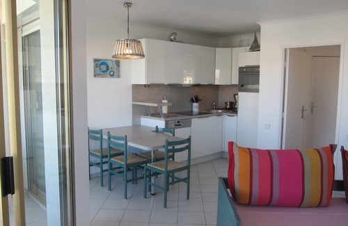 Frejus Port Apartamento | Appt muy hermosa vista al mar y puerto deportivo, con PISCINA / estacionamiento, a 2 minutos a pie de la playa