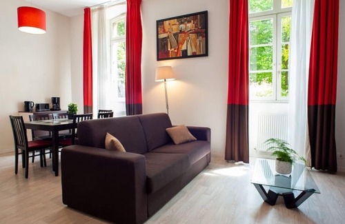 Dinan Condominio | Appartement Cosy dans Cité Médiévale | Piscine Extérieure Chauffée
