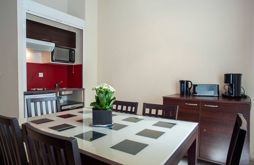 Dinan Condominio | Appartement Cosy dans Cité Médiévale | Piscine Extérieure Chauffée
