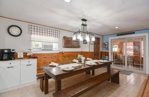 Laconia Apartamento | Apres House – Sleeps 12 in Heart of Lakes Region!