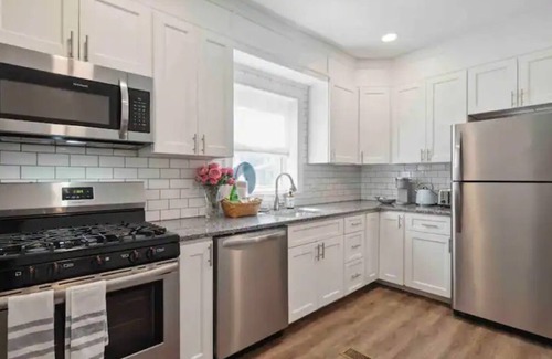 West Chester Casa | Apricity Home in West Chester Hot Tub & Parking