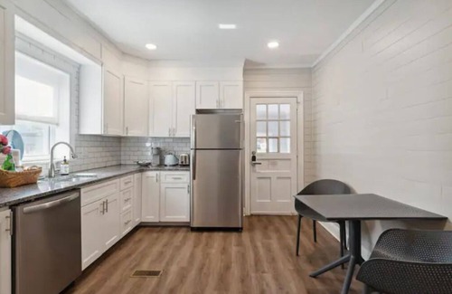 West Chester Casa | Apricity Home in West Chester Hot Tub & Parking