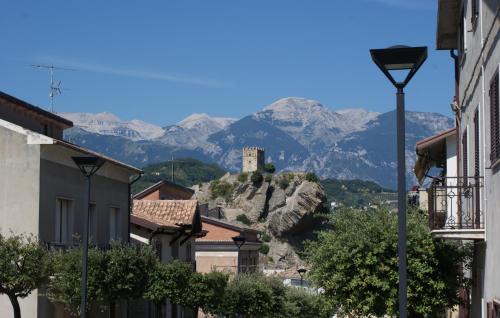 Roccascalegna Casa | Apricot House