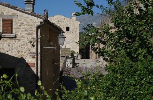Roccascalegna Casa | Apricot House
