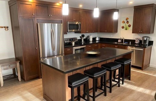 Carpinteria Apartamento | Luminoso y espacioso apartamento de lujo a 200 yardas de la playa