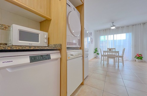 Blanes Apartamento | Apt. 2 pax a 200 m de la playa, wifi gratis - Blanes . Vivalidays Angels.