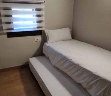 Vic Apartamento | APT 3 Àtic acollidor al Centre de Vic - APTGARBI