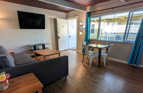 Logan Heights Apartamento | Apt #3, 2 bedroom / 1 bathroom, 8 min to Downtown!