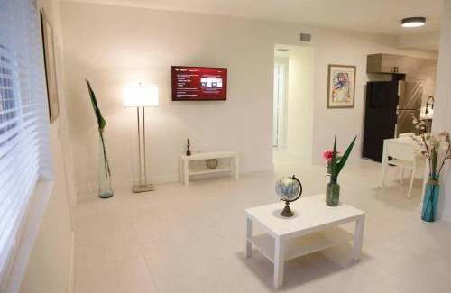 Seybold Apartamento | Apt 3 Miami Designer Apartment in the Upper East-Side