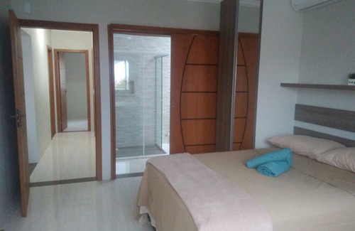 Garopaba Apartamento | Apt 3 dormitorios nuevos con terraza (Centro) Praia de Garopaba / SC