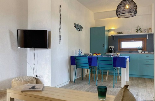 San Pantaleo Apartamento | Apt. Azure, central, parking, top for 6